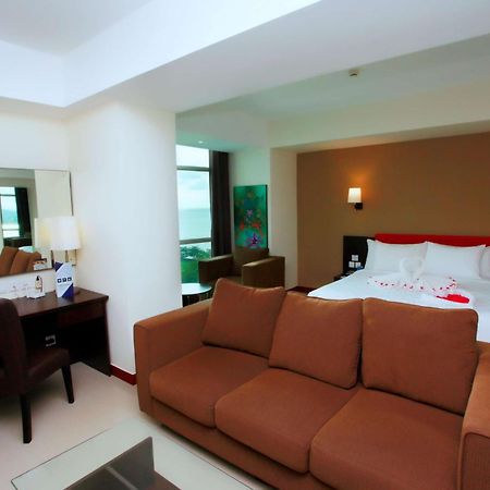 Best Western The Lagoon Hotel Манадо Екстер'єр фото