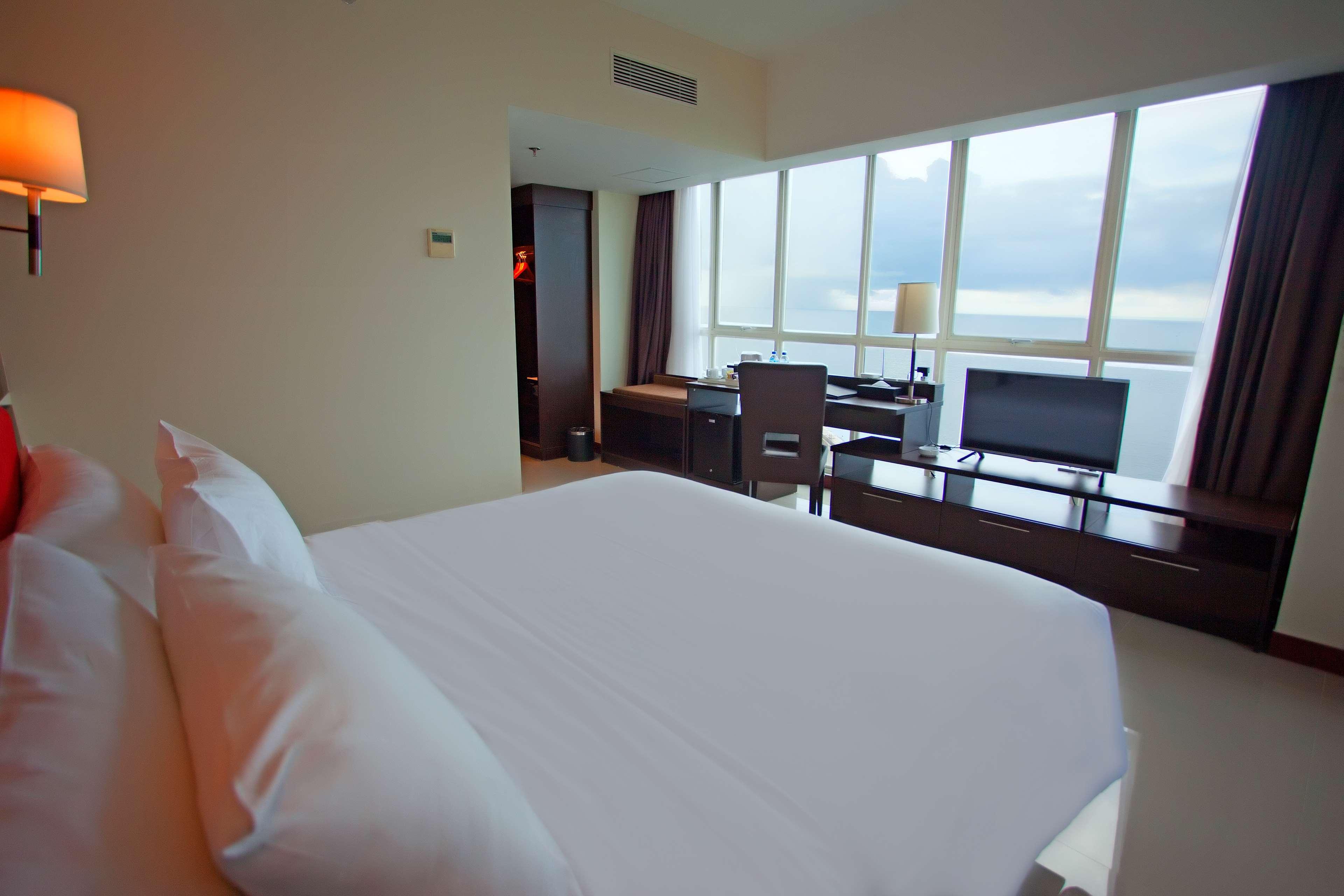 Best Western The Lagoon Hotel Манадо Екстер'єр фото