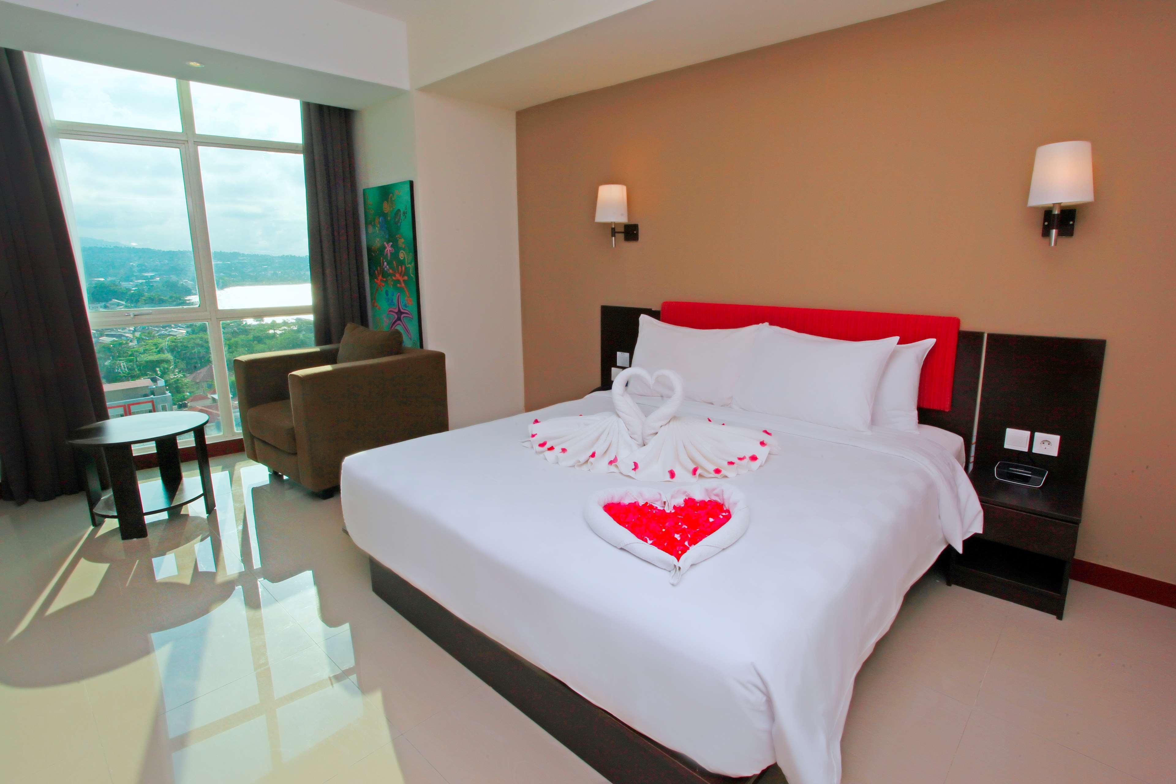 Best Western The Lagoon Hotel Манадо Екстер'єр фото