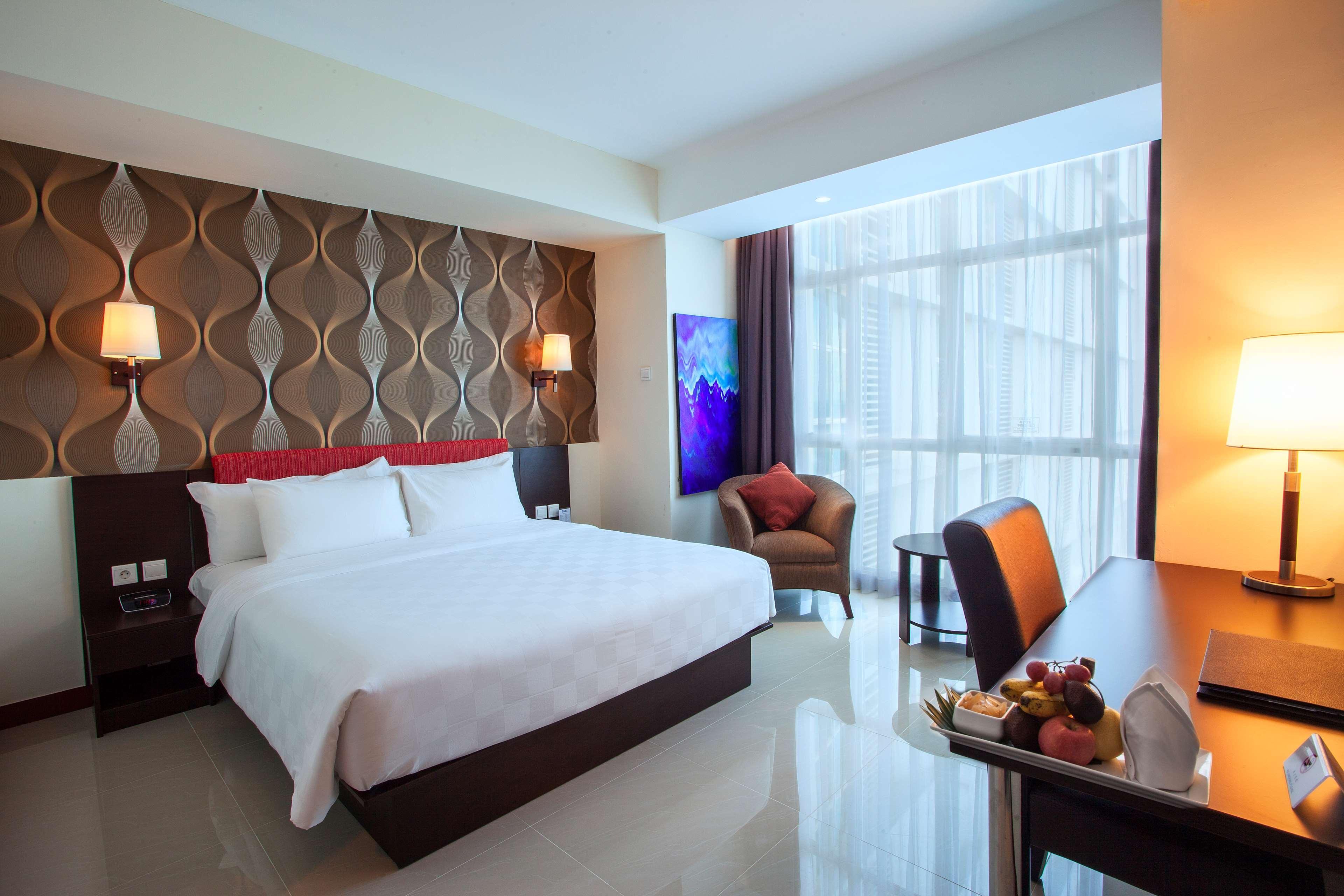 Best Western The Lagoon Hotel Манадо Екстер'єр фото