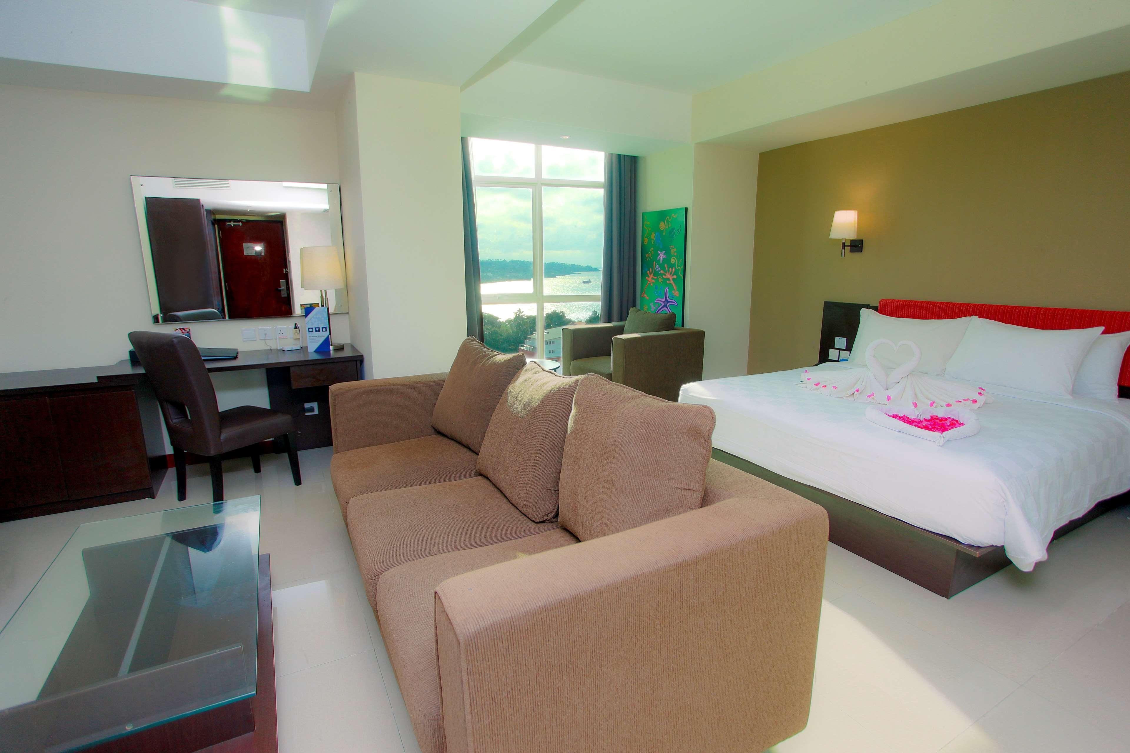 Best Western The Lagoon Hotel Манадо Екстер'єр фото