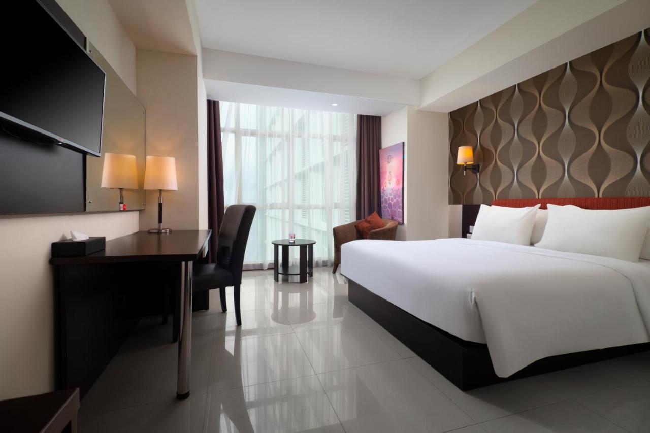 Best Western The Lagoon Hotel Манадо Екстер'єр фото